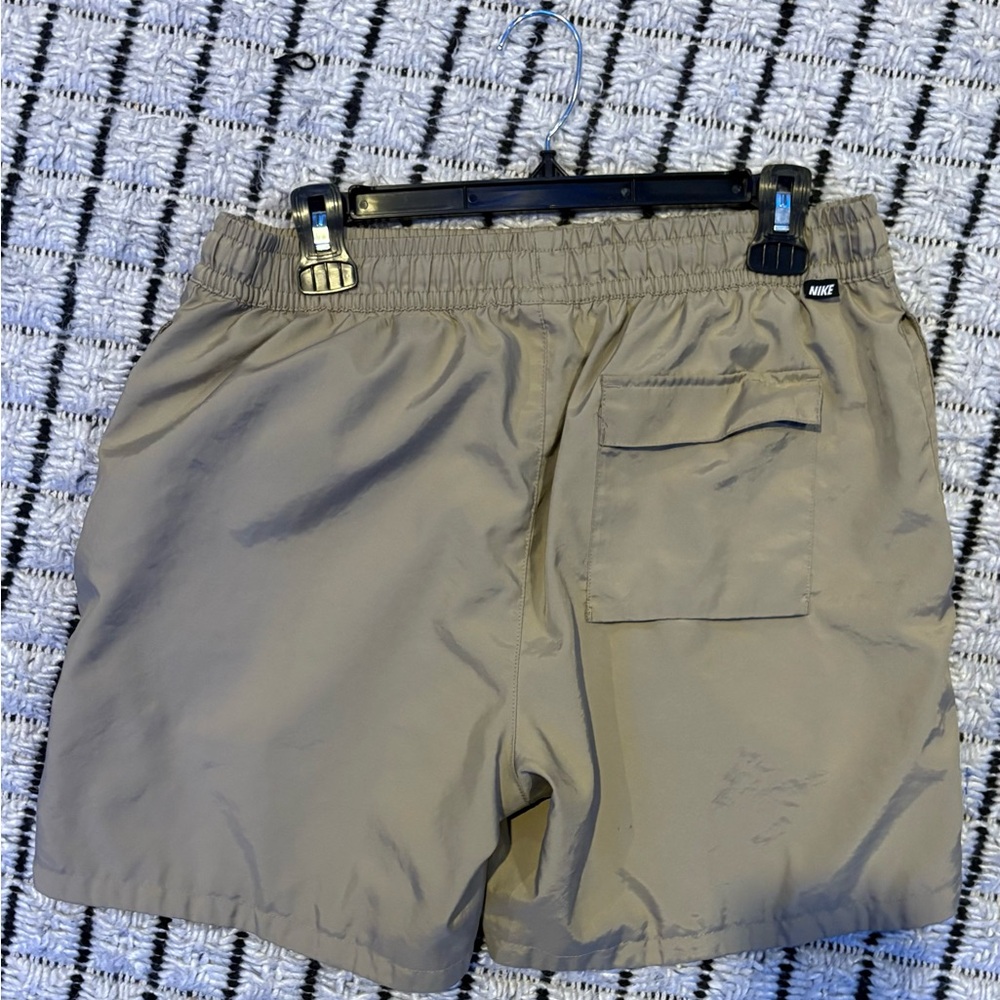 Nike Beige Sports Shorts - Picture 2 of 3